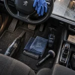 Nettoyage habitacle voiture : tapis aspirés, tissu nettoyé, ordre pro anti-traces